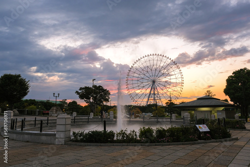 東京都江戸川区 夕暮れの葛西臨海公園 駅前噴水広場