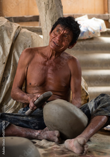 Artisan from Piura, Perú