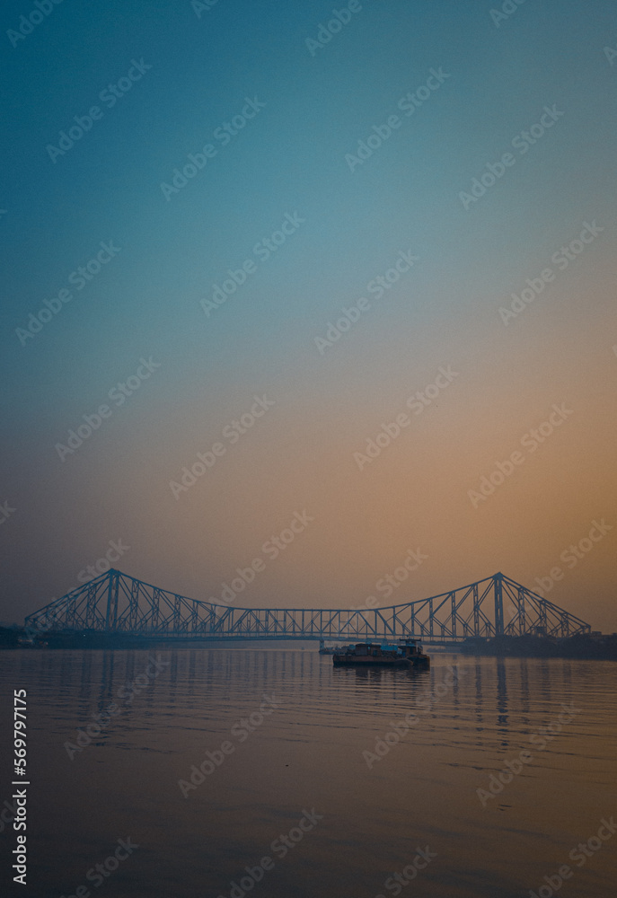 Obraz premium bridge at sunset