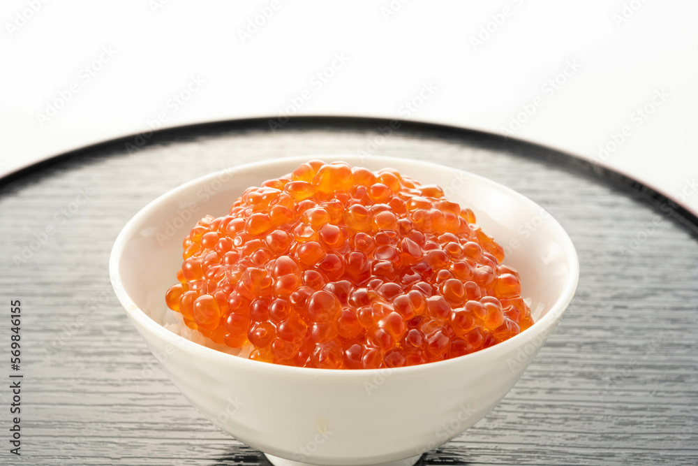 新鮮で美味しいイクラの醤油漬け