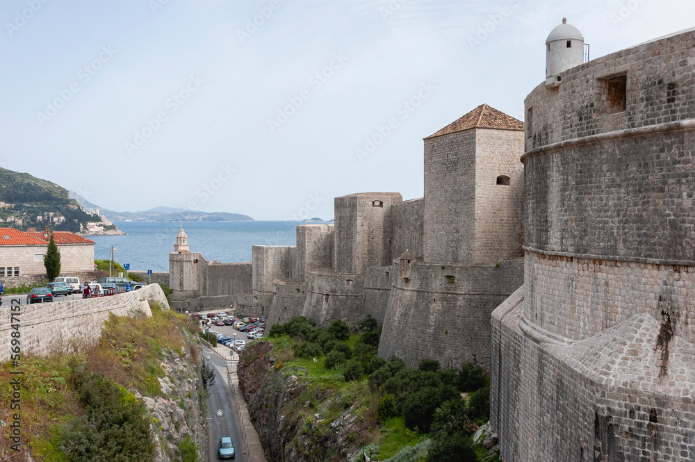 Dubrovnik, Croazia. Bastioni delle mura verso il mare.