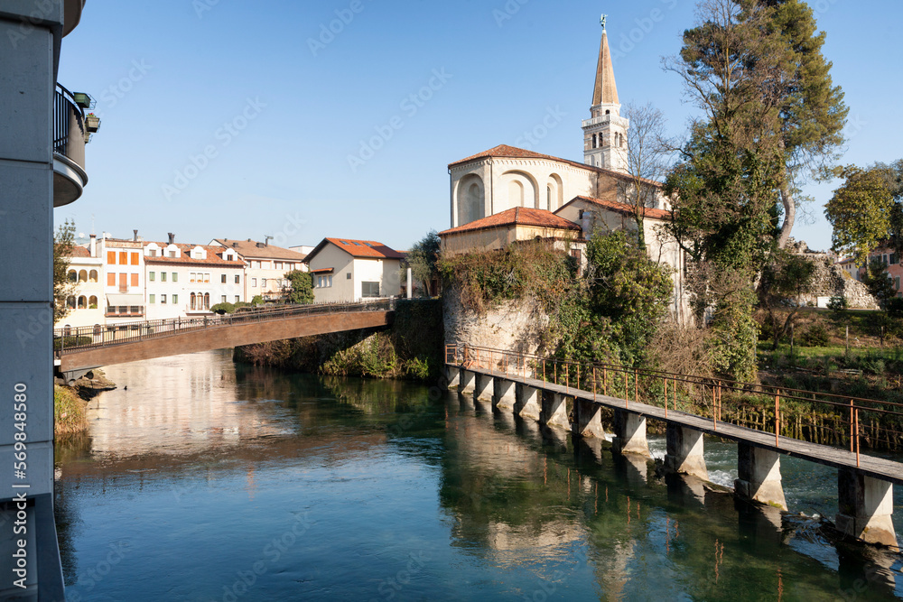 Sacile, Pordenone. Il fiume Livenza verso il Duomo Arcipretale di San Nicolò Vescovo

