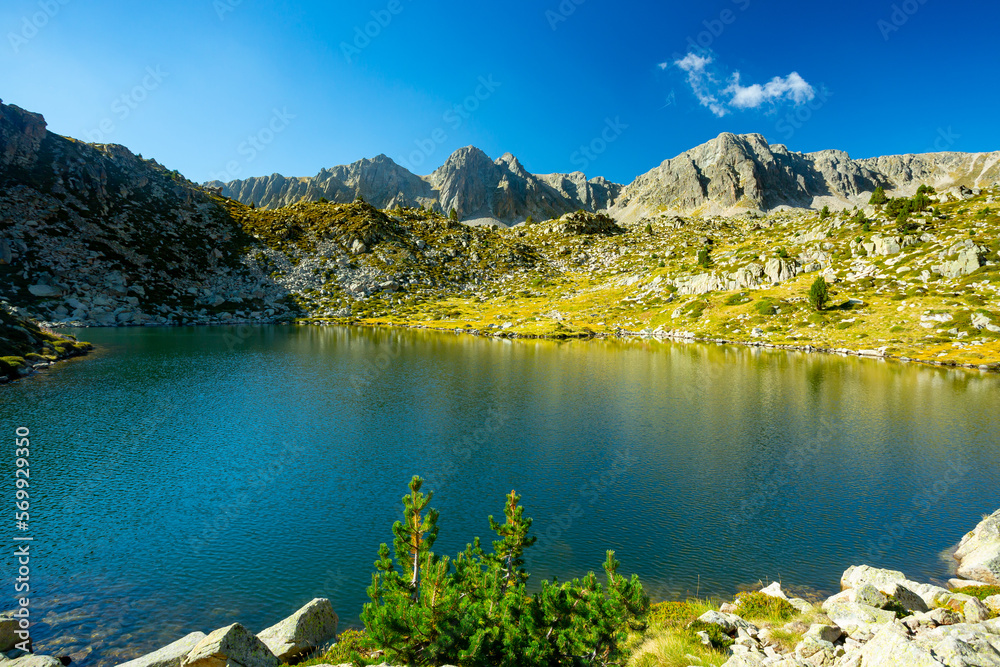 Obraz na płótnie Pyrenees Pessons peak and lakes in Andorra w salonie