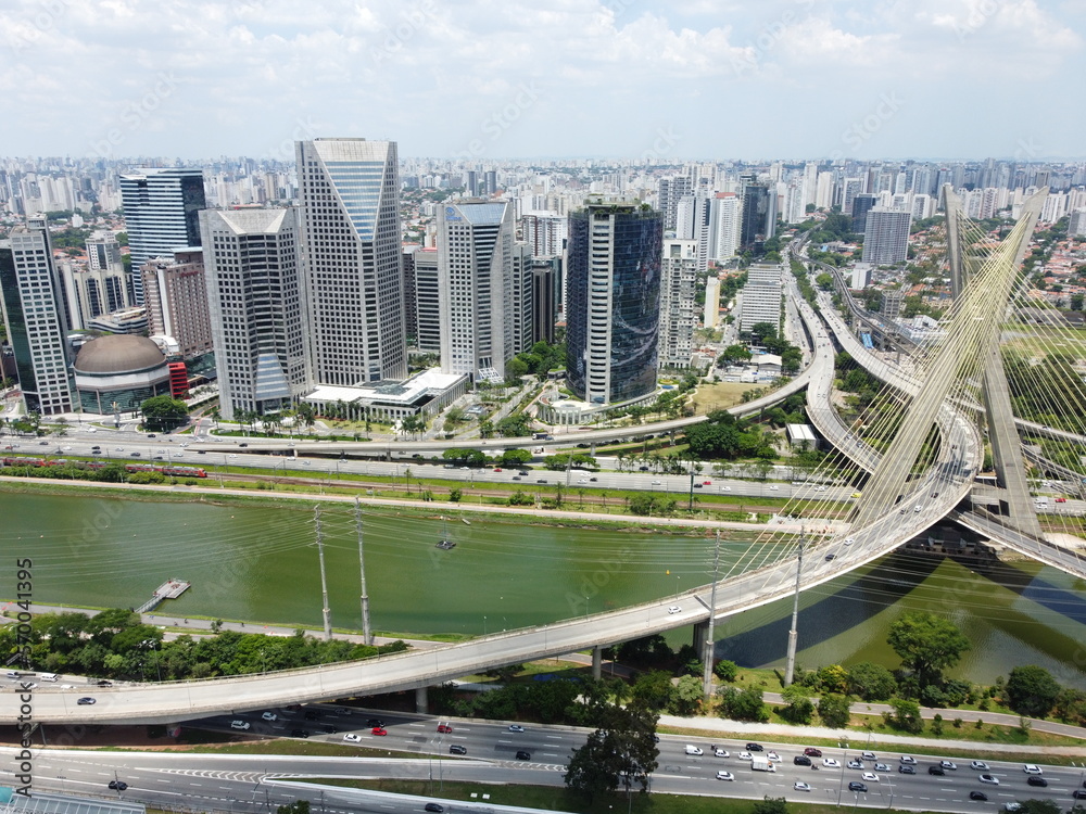Fototapeta premium Estaiada Bridge seem from above
