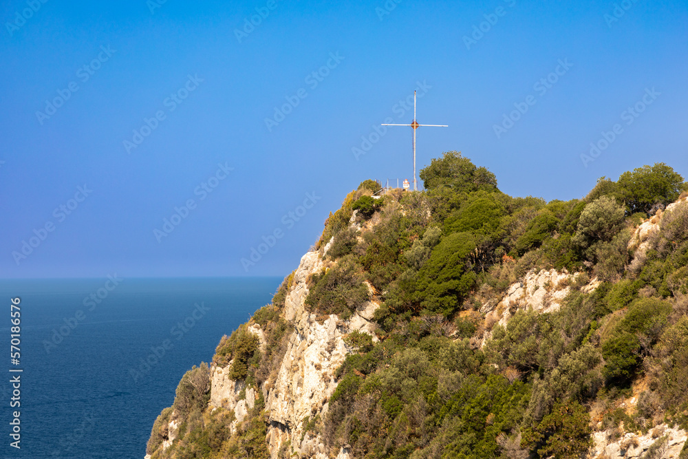 Fototapeta premium Blick vom Kloster Paleokastritsa, Korfu auf das Ionische Meer