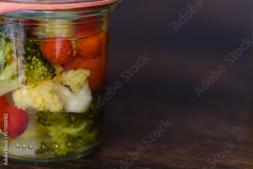 瓶詰手作りピクルス　ミニトマト　ブロッコリー　カリフラワー