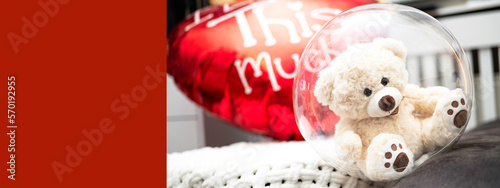 Obraz na płótnie Cute teddy soft bear with red heart. Valentine's day or 8 March celebration w salonie