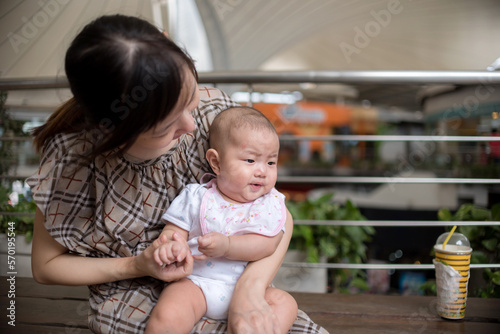 Baby crying,little baby crying,baby are touchy,asian baby,china baby