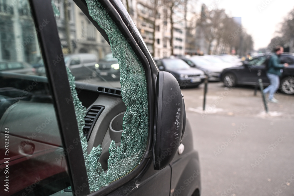 vol vandalisme verre pare brise cassé vol vandalisme verre pare brise cassé