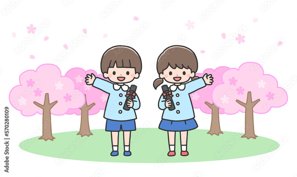 卒園式　桜の前に並んで立つ男の子と女の子