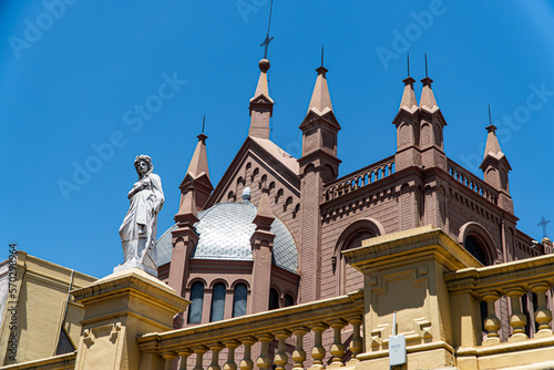 Foto Beautiful church bell tower with blue background in the city of Buenos Aires, Ar