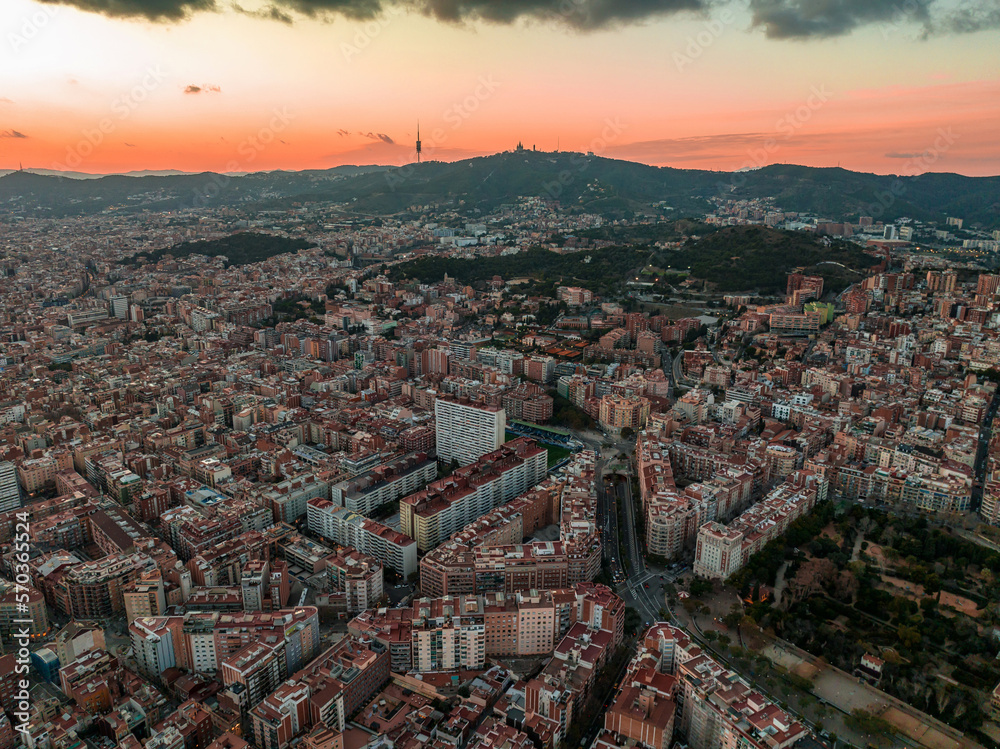 Obraz premium Barcelona street aerial view with beautiful patterns in Spain. Barcelona skyline aerial view with buildings in Spain.