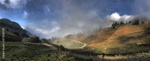 Wolken und Nebelschwaden am Weg zu Peitingköpfl und Sonntagshorn, Heutal, Unken, Alpen, Tirol, Österreich