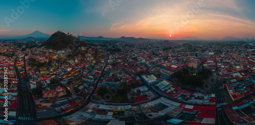 Panorama aéreo del centro de Atlixco y alrededores durante el amanecer photo