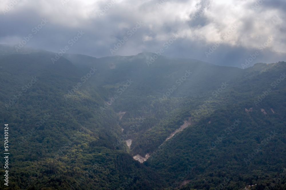 Obraz premium Un ciel menaçant dans les montagnes de Ligurie