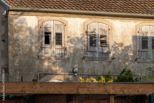 Des persiennes dans un triste état photo