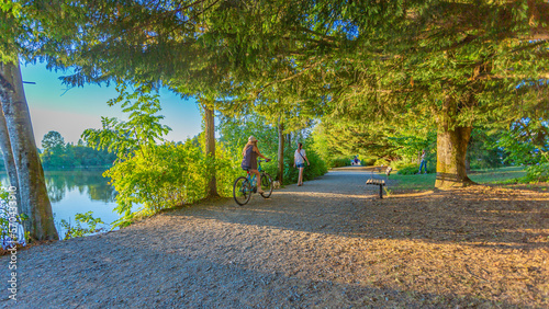 Coquitlam Como Lake Park trail biking and walking