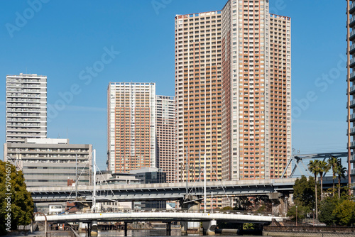 東京品川 運河沿いの高層ビルの風景