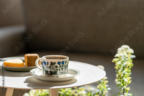 Fotobehang 北欧のビンテージの食器でコーヒーの時間