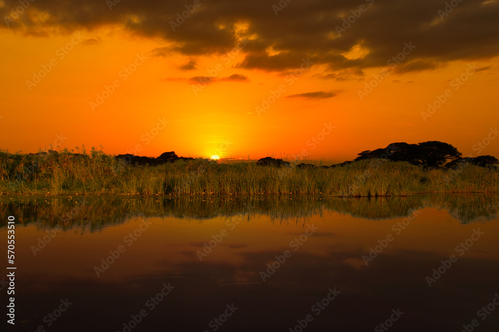 Afrika Sonnenaufgang  und Sonnenuntergang 