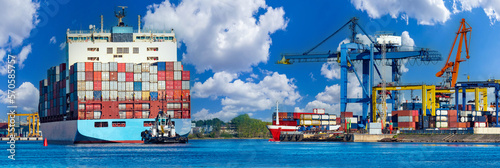 Panorama of sea port. Conta...