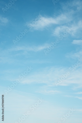 【縦写真】青空