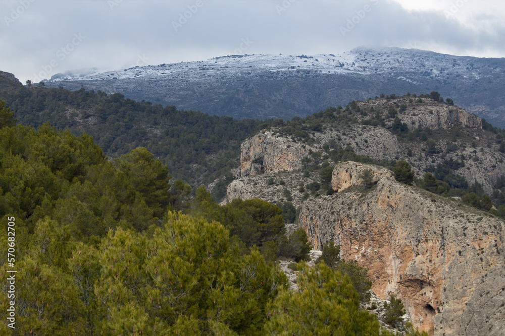 Mola de Serelles con Montcabrer nevado, Comunidad Valenciana