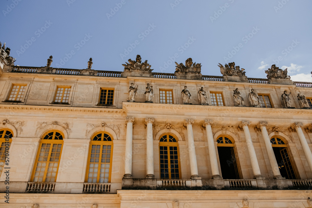 Obraz na plátně chateau de versailles in paris france pariz park nature fountain