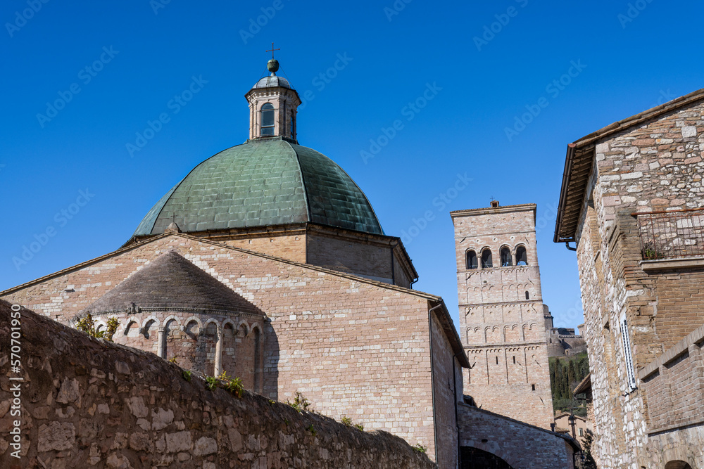 rear view of the cathedral of san rufino in the city of assisi