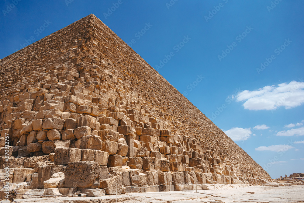 pyramid of giza country