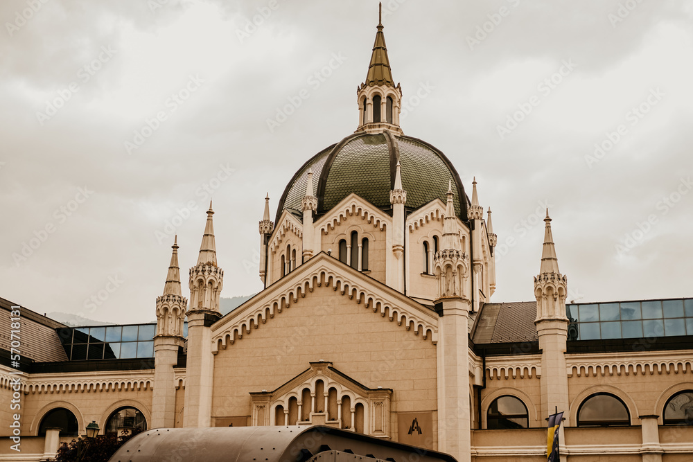 Fototapeta premium Streets and architecture in sarajevo Bosnia balkan old church buildings