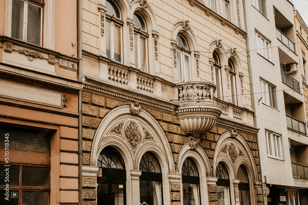 Fototapeta premium Streets and architecture in sarajevo Bosnia balkan old church buildings