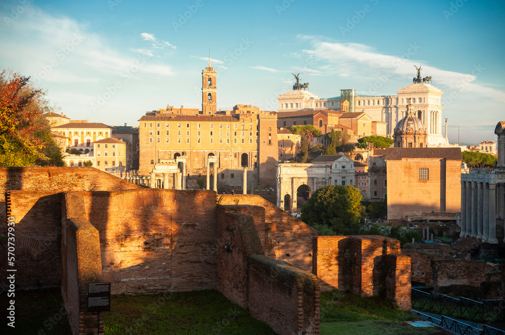 Das Forum roman in Rom im Sonnenuntergang. 
