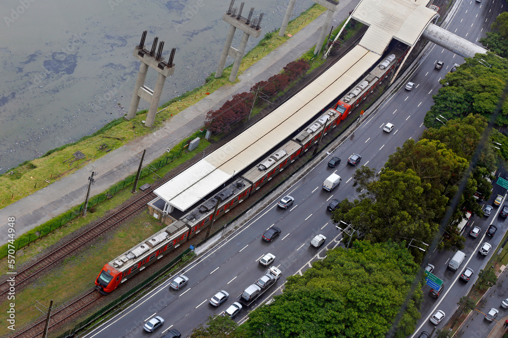 Metropolitan station seen from above, in the Marginal Pinheiros. Sao Paulo city, Brazil