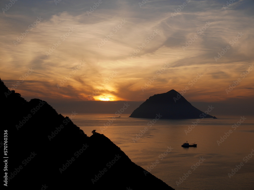 八丈島から見る夕陽