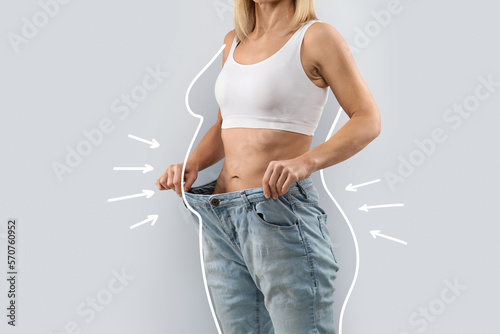 Foto Cropped of slender woman wearing huge jeans, collage