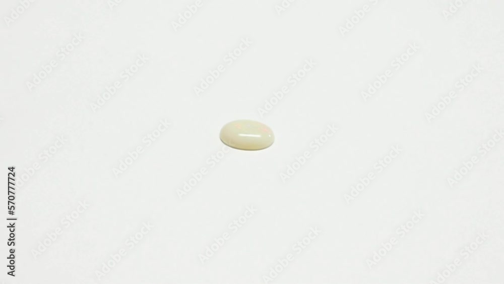Opal aus Australien Edelstein im cabochon Schliff Opal aus Australien Edelstein im cabochon Schliff