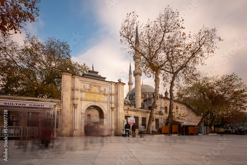 Istanbul, Turkey - December 14, 2014 : People are visiting Eyup Sultan Mosque and Tomb in Istanbul. Eyup is popular tourist attraction in Istanbul, Turkey. (Eyüp Sultan Cami) © kenan