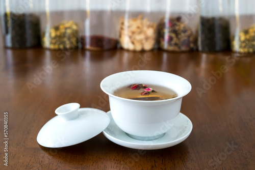 Chinese herbal combination, healthy and nourishing tea