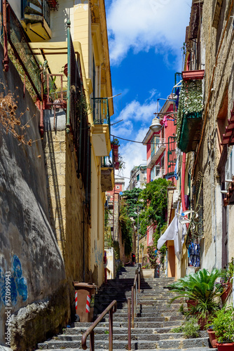 Naples, Italy. View of a glimpse of the characteristic houses of the Steps del Petraio that lead to the Hill of San Martino, Vomero district. Vertical image. August 24, 2022. © Alessandro