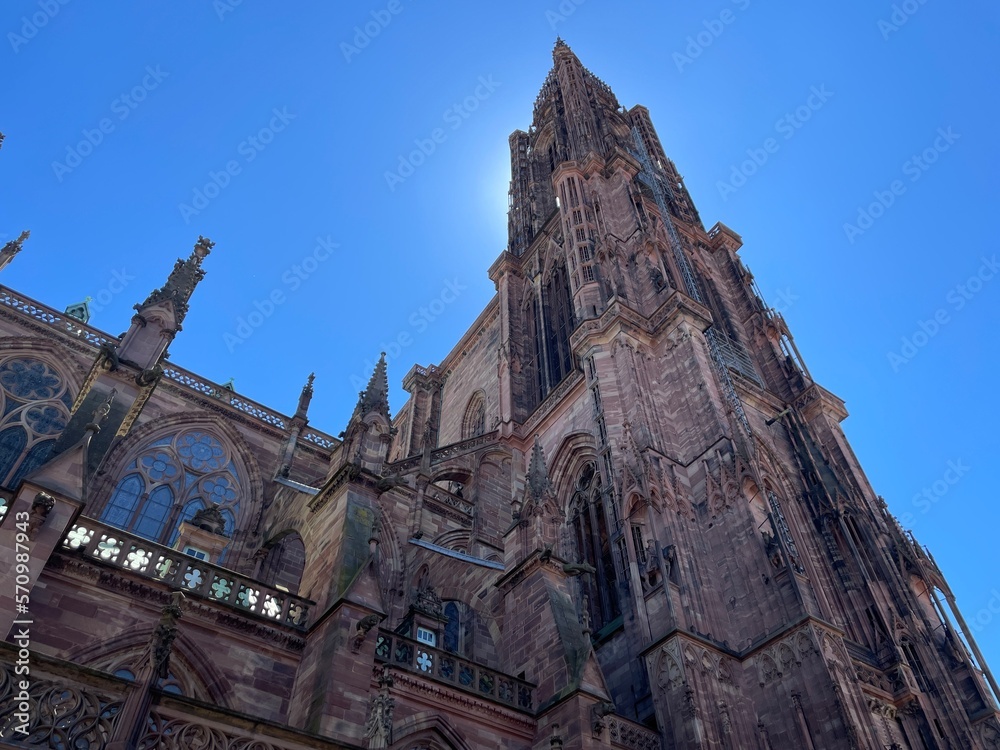 Straßburger Münster verdeckt Sonne
