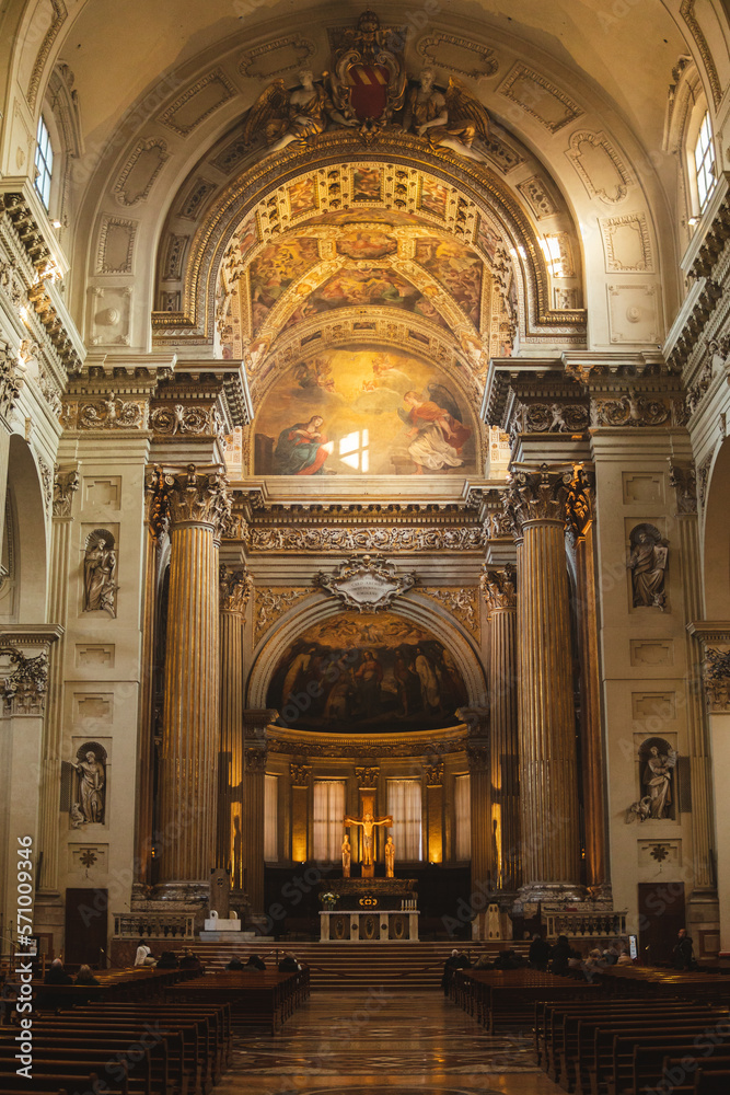 Foto de The magnificent interior of the Cattedrale Metropolitana di San