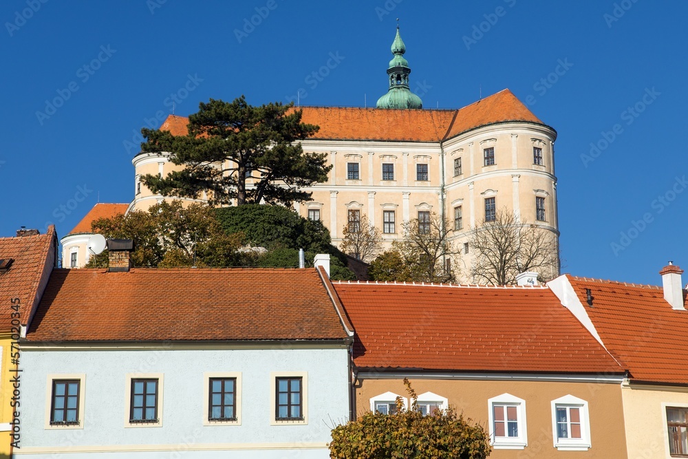 Obraz premium Mikulov Castle over red roofs, Mikulov town