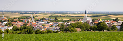 Fotografie city view in flat landscape no mountains