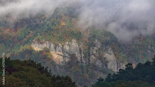長野県 戸隠 鏡池の紅葉と秋の景色