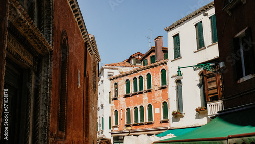 Streets and buildings in venice italia italy roman architecture marco polo gondola murano piazza ancient monuments 