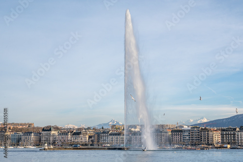 la rade de Genève et son jet d'eau