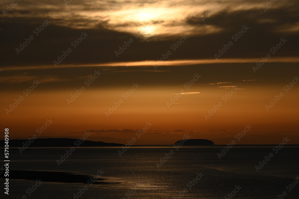 Obraz premium sunset over the sea