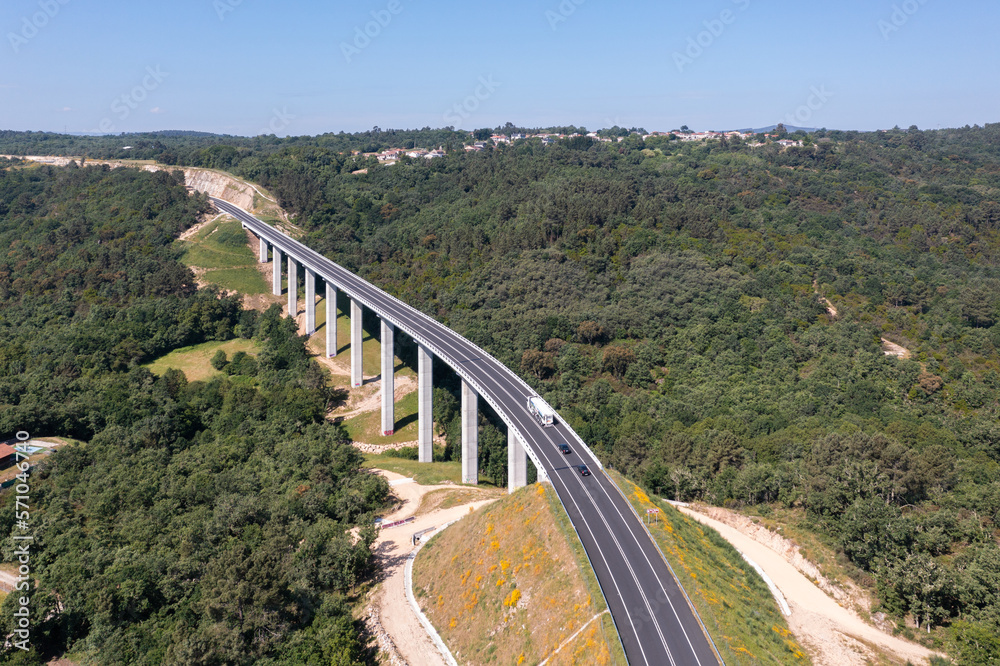 viaductos y carreteras desde el aire