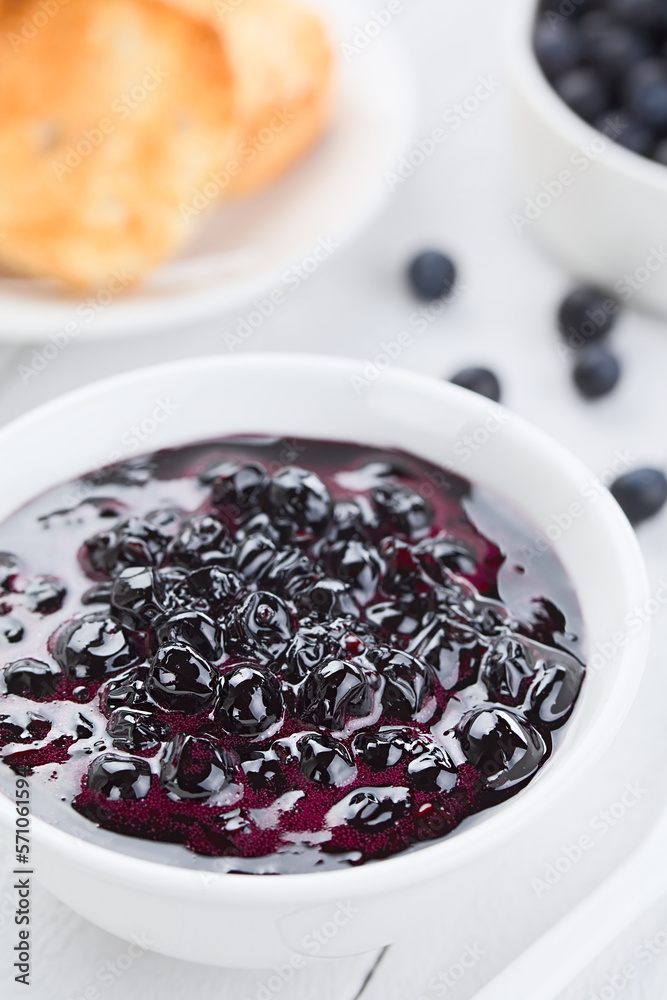 Foto de Fresh homemade jam made of Patagonian Calafate berries (lat
